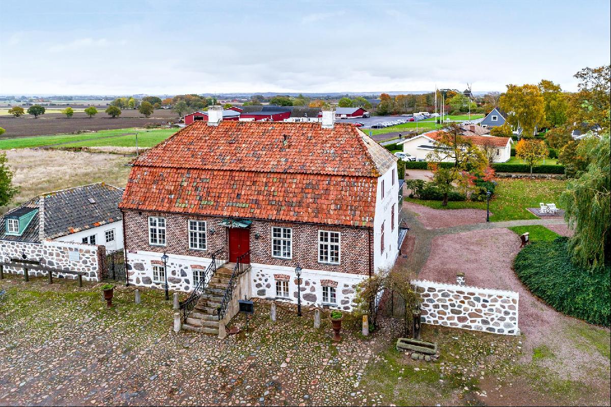 Inn with excellent geographical location, Skane, Sweden For Sale | FT Property Listings