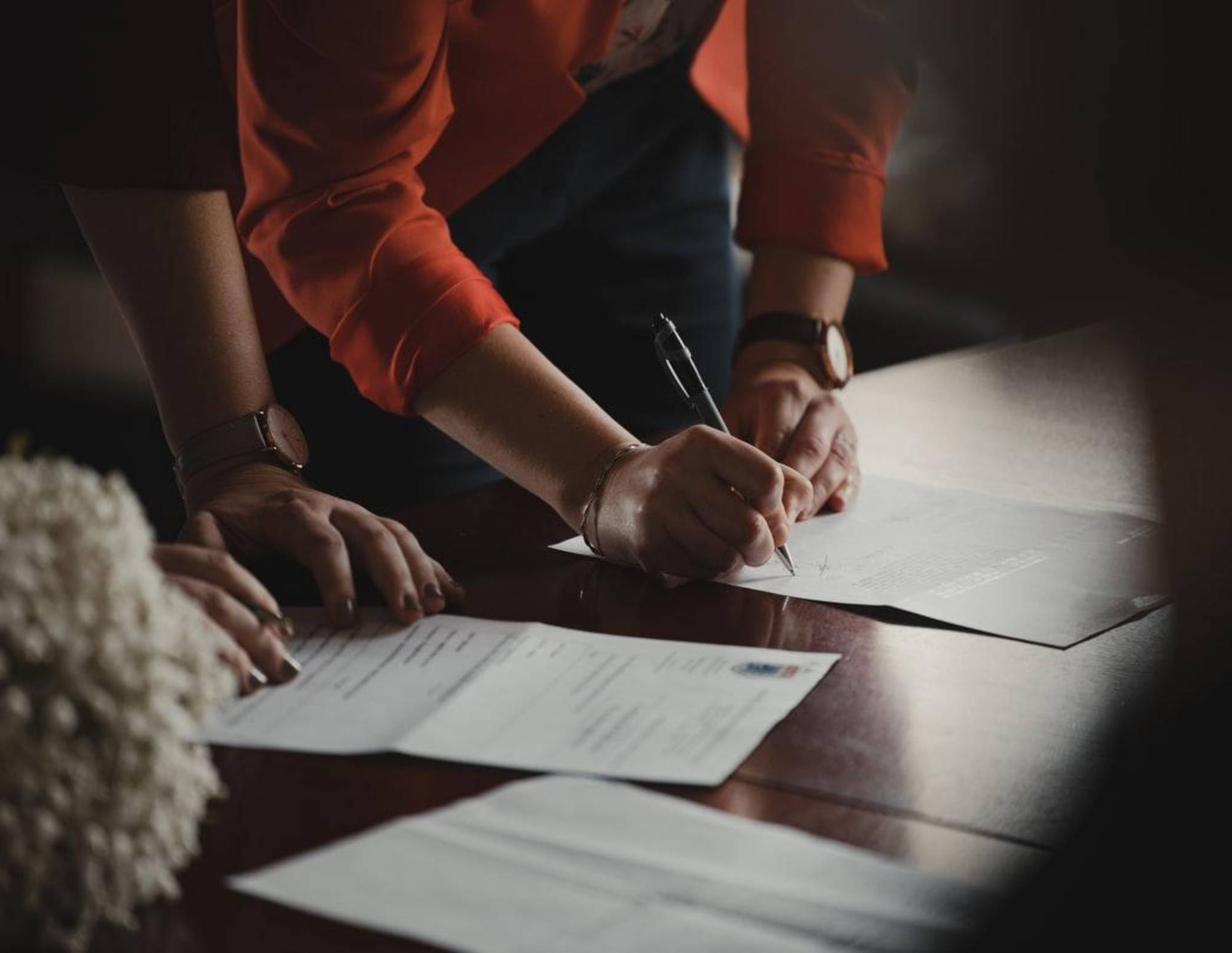 Your Ultimate Checklist for Contract Signing | HoneyBook